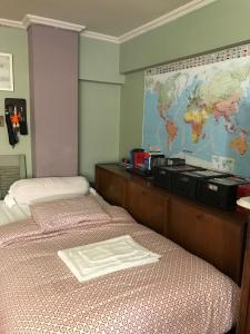 500Mbps WiFi Budget Studio 1min from Attiki metro station