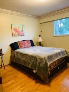 Cosy Romantic Stay in Surrey- Walking distance from Guildford Town Centre - Port Coquitlam