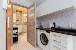 Seaside Comfort Studio by BookingHost