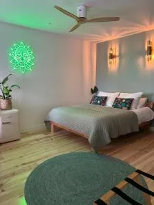 Monkey Tree Stay - 斯希丹