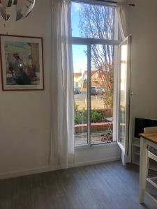 Studio 30 m2 à Eaubonne avec parking privé à 25 min de Paris