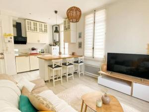 Joli appartement au calme à 10 min à pied des Marches et des plages