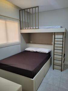 Apê 2 suítes, piscina aquecida condomínio, alto padrão, 1 quadra mar, familiar