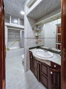 Cozy 3-bedroom Apartment With Frontal Ocean-view