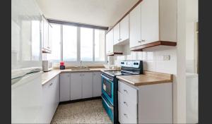 Apartment 3 Rooms, Spacious, Amazing Views, Parking