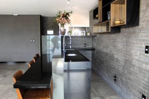 Edf Time, completo e aconchegante, bem localizado Apt 903