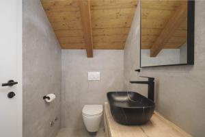 Villa Dalmatina Charming stone house with pool, 40 m from see