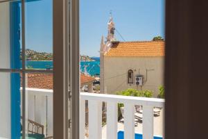 Villa Dalmatina Charming stone house with pool, 40 m from see