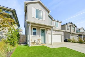 36 Mi to Sequoia NP Pet-Friendly Home with Dog Run!