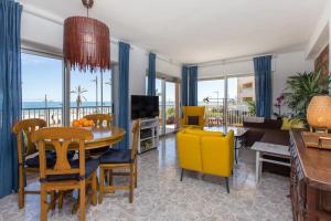 Playa primera linea Sunny in front of the sea