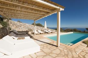 Urania Luxury Villa Geofos