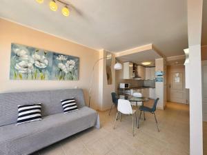 Silent Sunrise on the Ocean