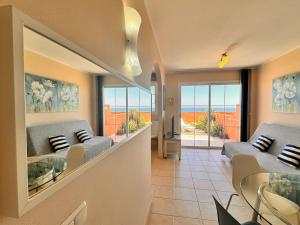 Silent Sunrise on the Ocean