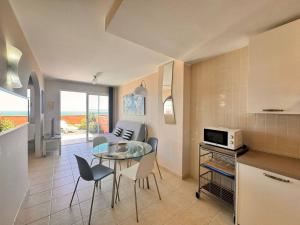 Silent Sunrise on the Ocean