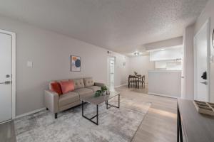 The Landry 214 Spacious and Cozy 1 Bedroom 1bth