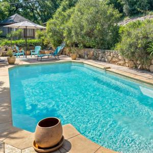 Appartements Terrasse, Piscine privee & Charme provencal : photos des chambres