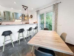 Appartements Terrasse, Piscine privee & Charme provencal : photos des chambres