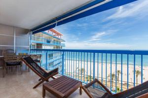 Beachfront , ninth floor