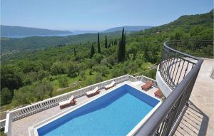 Awesome Home In Herceg Novi With Wifi