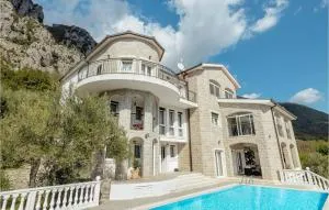 Awesome Home In Herceg Novi With Wifi - Sasovići