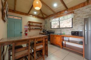 Alas House, Monteverde with amazing sunset view!