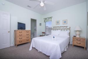 Far Reach II by Vacation Homes Collection