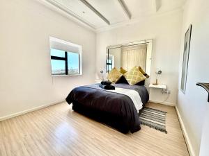 Big Bay Stunning Upmarket Apartment