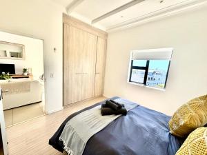 Big Bay Stunning Upmarket Apartment