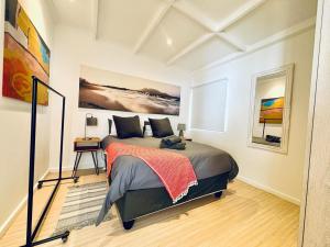 Big Bay Stunning Upmarket Apartment