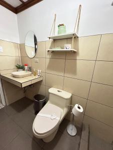 SJO airport 4 min free parking