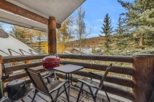 Central Park City Getaway with Private Hot Tub