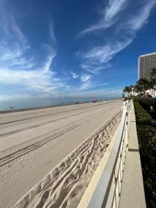 Miami Hollywood Great 2BD Condo 009-21mar