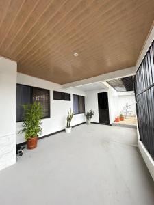 SJO airport 4 min free parking