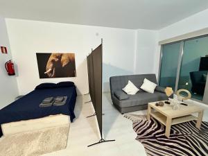 De Madrid al cielo suites con wifi y Netflix - 3-звездочные отели в городе Мадрид