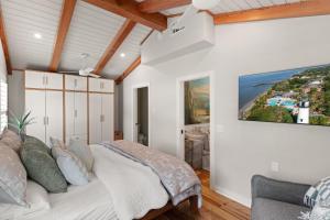 Coast Guard Cottage - 417 Everett St