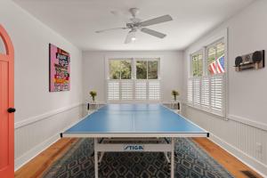 The B.E.A.C.H. House. - 540 Magnolia Ave