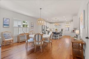 The B.E.A.C.H. House. - 540 Magnolia Ave