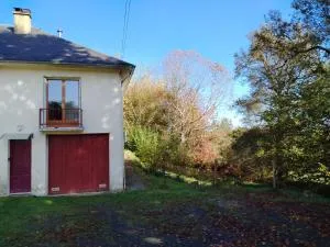 Maisonette next to woodland - Meilhards