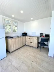 Zen Dahia - LʼAnse Noire