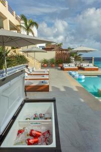 Oceanfront 5BR Villa, Saltwater Pool & Concierge