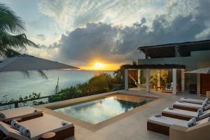 Oceanfront 5BR Villa, Saltwater Pool & Concierge