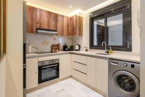 Coral Coastal Suite - Beach & Pool