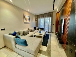 Comfy 2 Bedrooms - Beachfront & Balcony