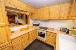 Chalet Deux Tetes - Magnifique chalet équipé pour 14 personnes situé dans le quartier des 2 têtes vue inoubliable proche des pistes MAE-0351
