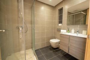 Sophisticated 3BR with Ample Space & Top Amenities