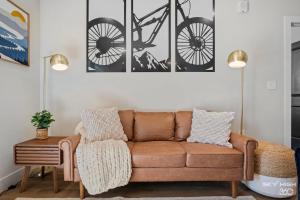 Trails End Here, King Bds, Lux Apt with Gym Access