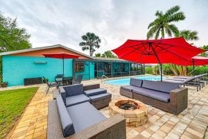 4 Mi to Beach Pet-Friendly Home in Naples!