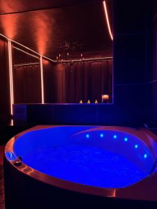 Love Room, Linterdit