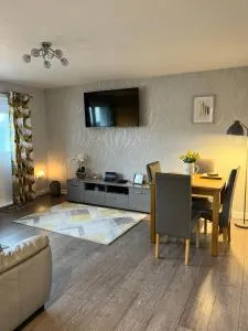 Modern 2 Bed Apartment - Benderloch