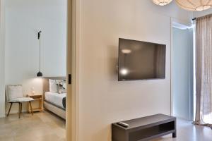 2 BD Lycabettus Stylish Apartment by Live&Travel